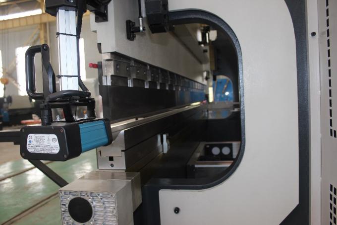 Machine de cisaillement adaptée aux besoins du client de feuille de tension, 0.3mm frein de presse de commande numérique par ordinateur de 3200 x 200 tonnes