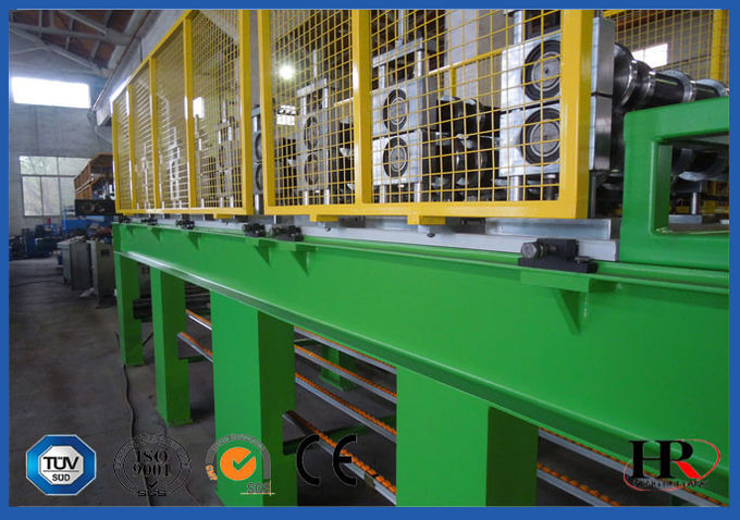 chaîne de production de panneau "sandwich" d'unité centrale de largeur de 950 - de 1000mm avec de la pression écumante de 150 - 200 barres